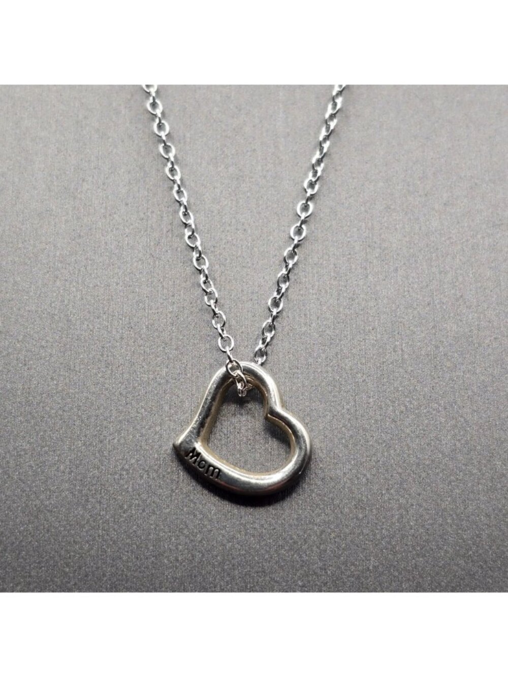 Sterling Silver Mom Heart Pendant Necklace 22" I Remember Every Hug Inscribed - Picture 4 of 8